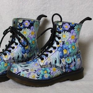 HP🖤 RARE Dr. Martens IN-BOX